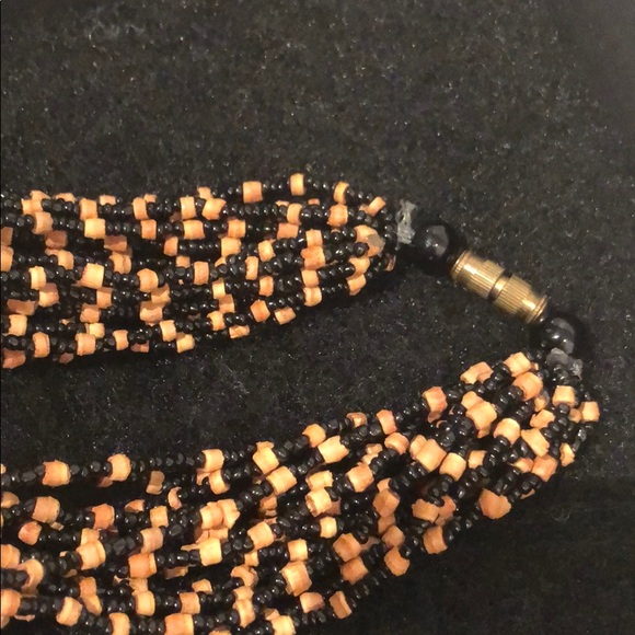 VINTAGE 15 STRAND BLACK & TAN BEADED NECKLACE - Picture 6 of 8